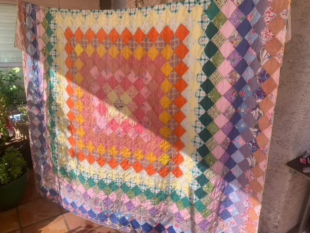 Vintage 30's 40 Trip Around the World Quilt Hand Quilted Summer Weight Beauty